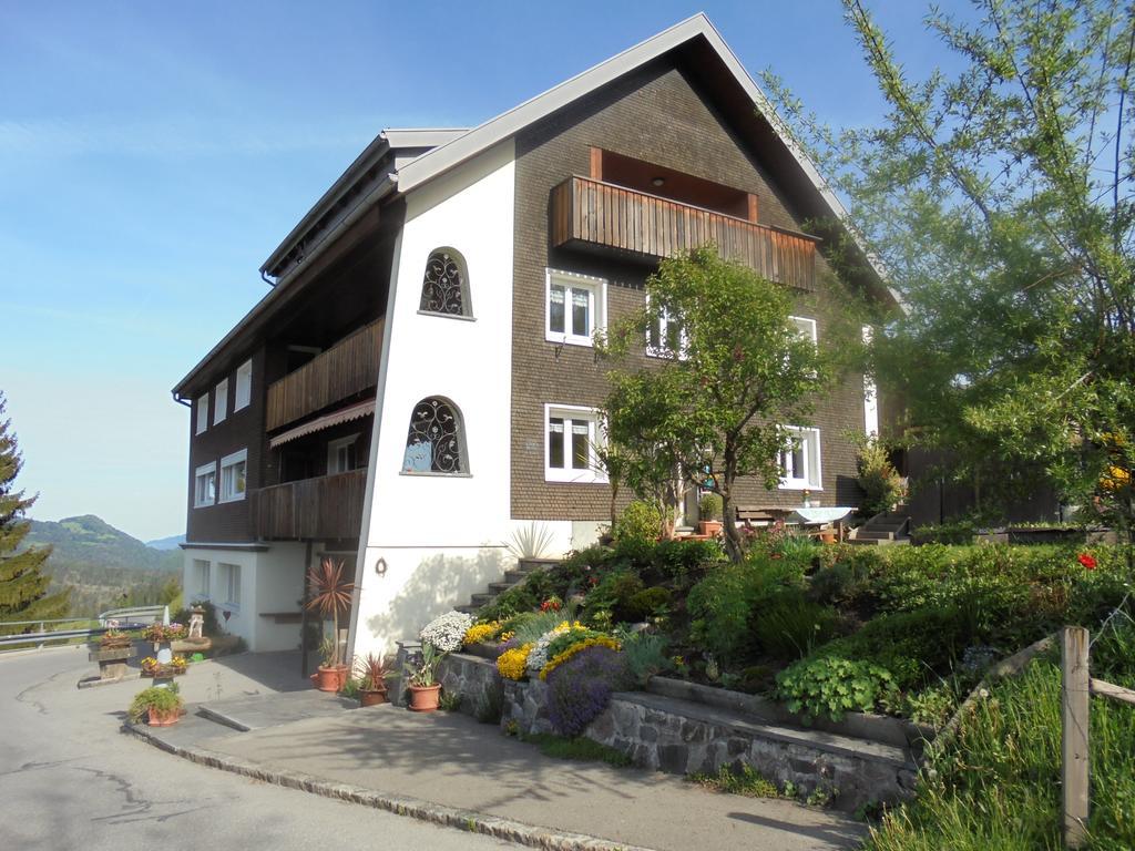 Апартаменты Ferienhaus Nussbaumer Sibratsgfall Экстерьер фото
